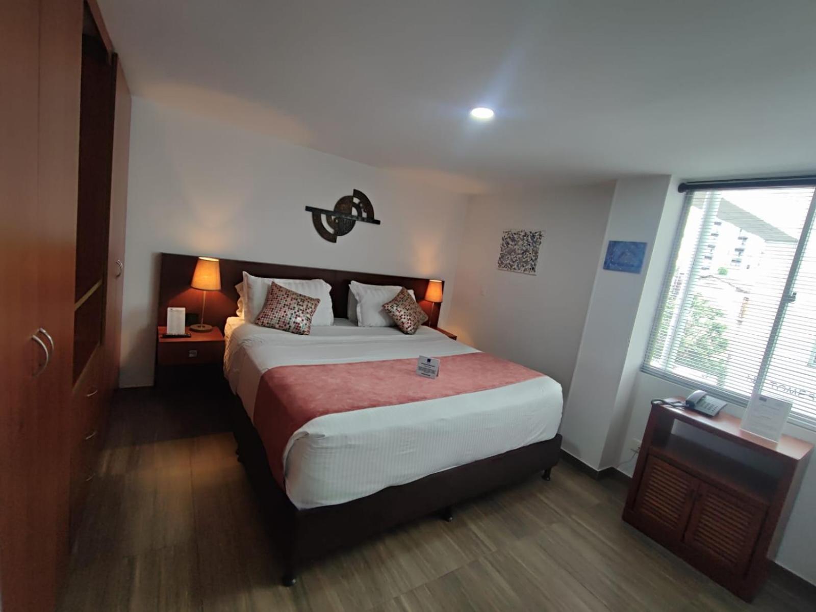 Hotel Casa Galvez มานิซาเลส ภายนอก รูปภาพ