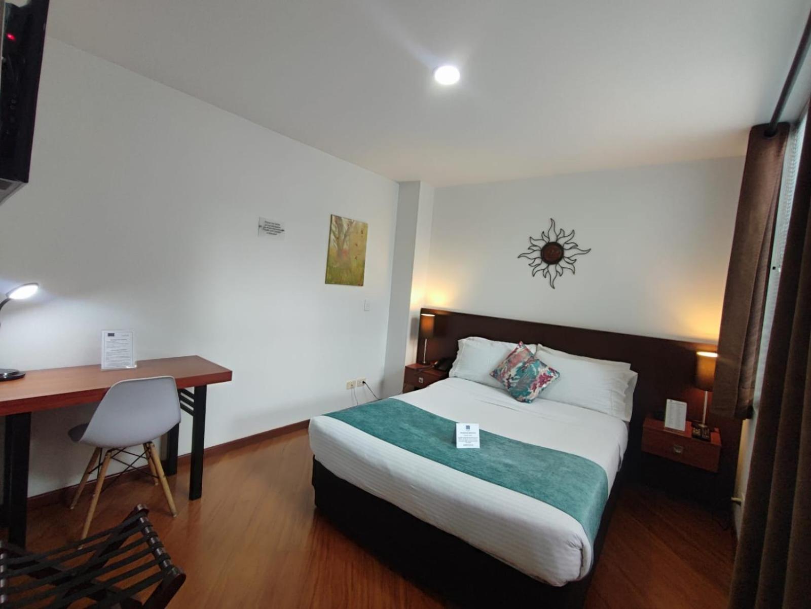 Hotel Casa Galvez มานิซาเลส ภายนอก รูปภาพ